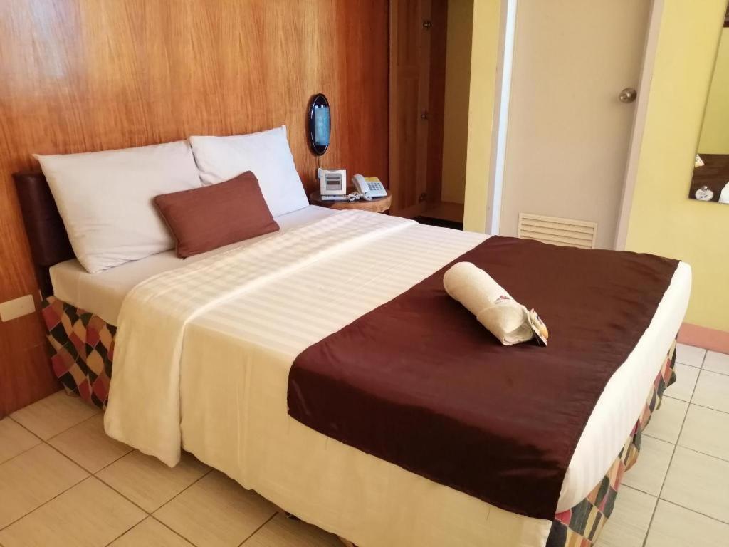 Hotel Asuncion Laoag Exterior foto