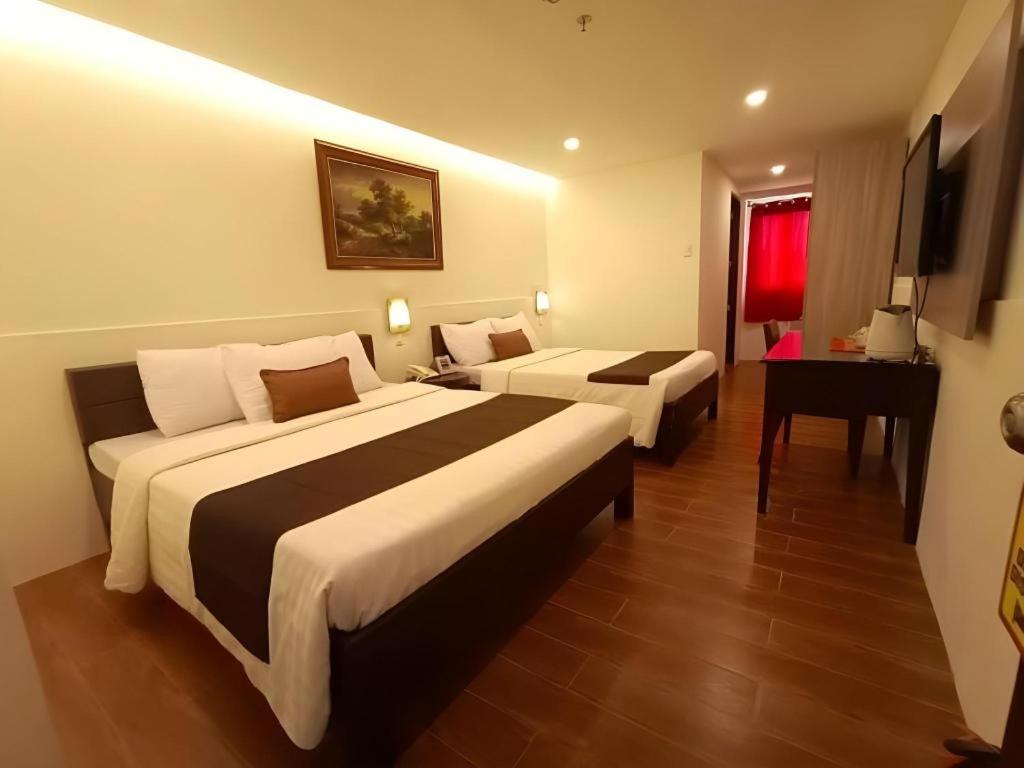 Hotel Asuncion Laoag Exterior foto