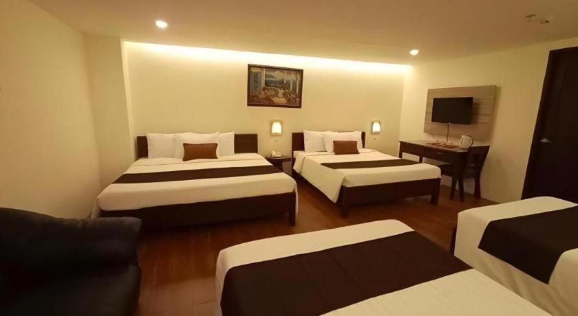 Hotel Asuncion Laoag Exterior foto